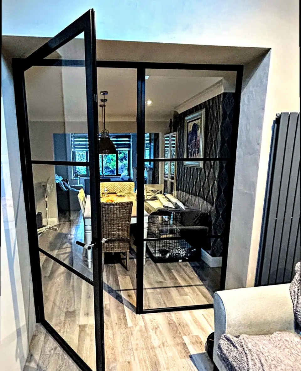 Steel-look Internal Doors & Screens aluminium system